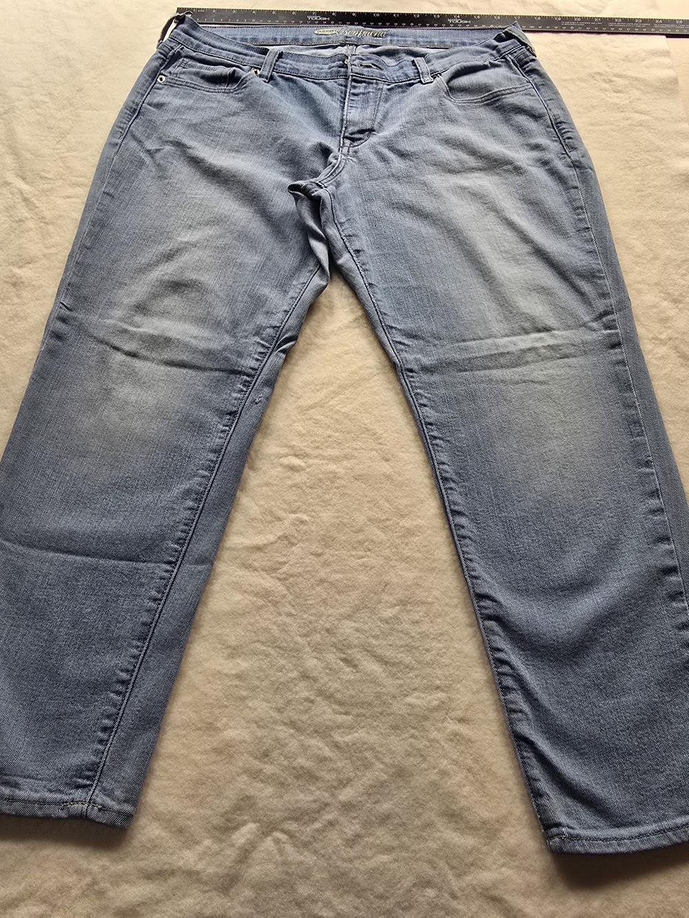 Old Navy Boyfriend Jeans Size 10 Light Wash Cropped Straight Leg